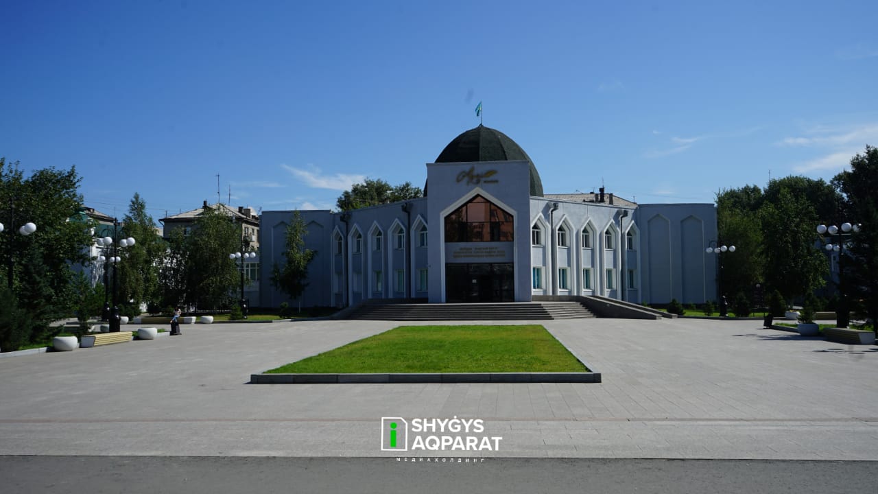 Жалаңаш орыс қыздарының жеке суреттері